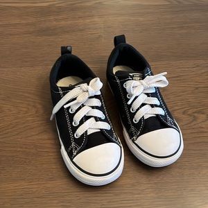 Toddler converse tennis shoes, size 10